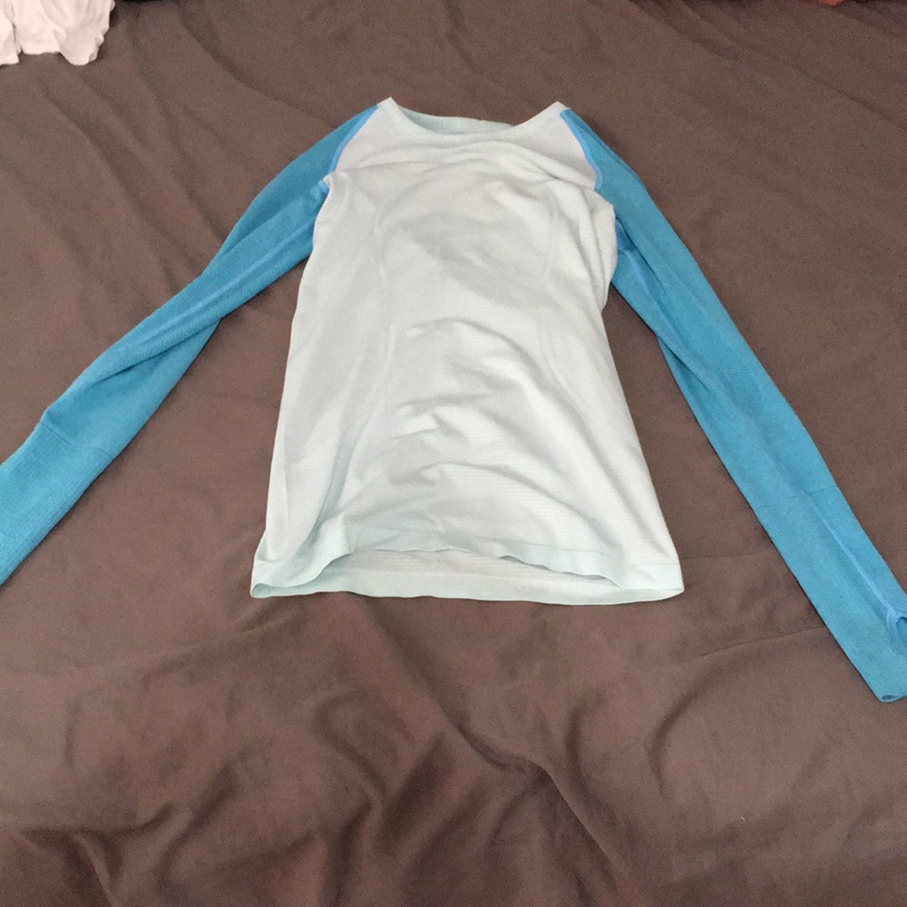 Long sleeve lululemon shirt